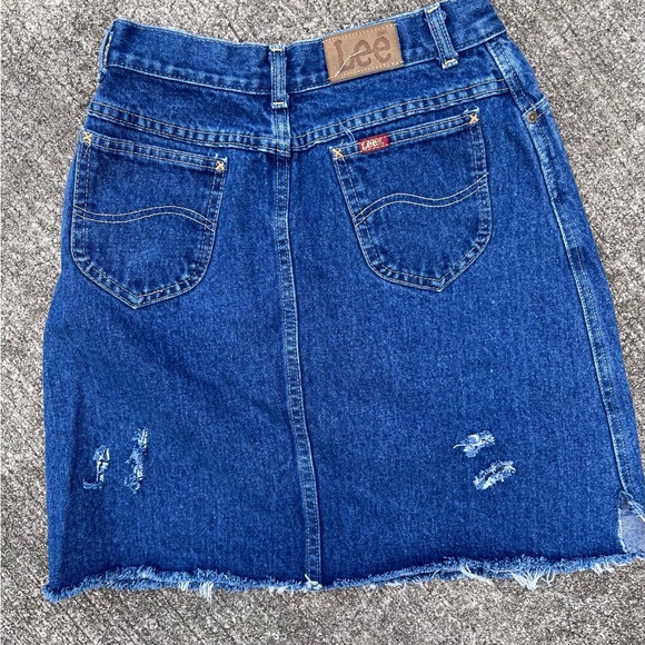 Distressed jean skirt - Picture 2 of 3